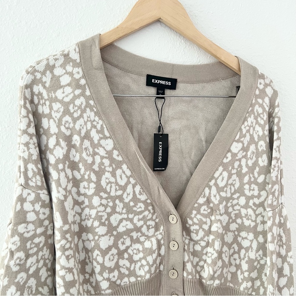 Animal Print v-neck Cardigan - Picture 2 of 3